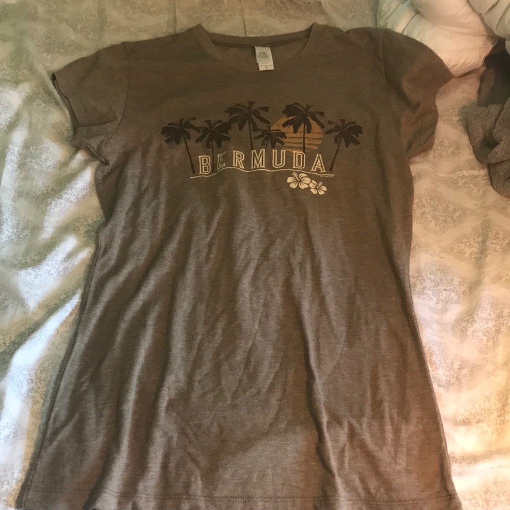 Bermuda t-shirt